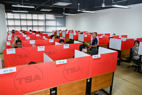 Hơn 3.300 sinh viên tham gia kỳ thi trên máy tính học phần Kỹ năng mềm: Bước tiến trong chuyển đổi số đánh giá học tập tại Đại học Bách khoa Hà Nội